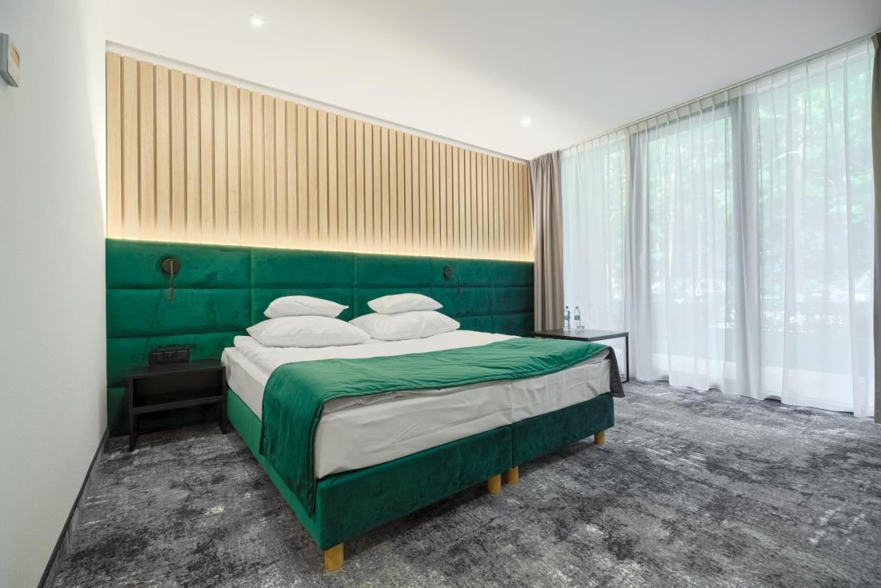 Szumy Park Hotel & Restaurant Susiec Extérieur photo